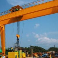 大連門式起重機