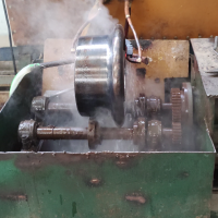 河南車輪片熱處理現(xiàn)場河南德克起重生產