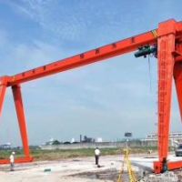 重慶大型龍門(mén)吊行車(chē)起重機(jī)廠家直銷(xiāo)