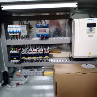 河南長垣圣斯起重運梁平車專用電器柜