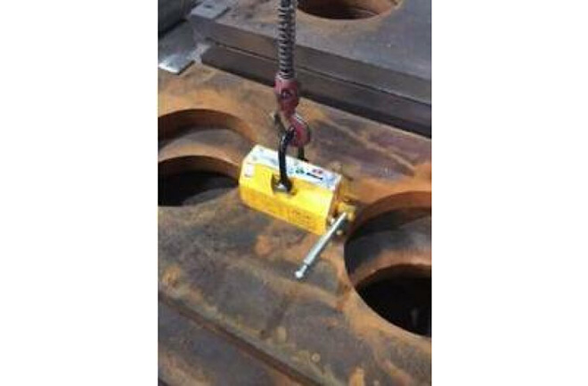 磁力吸盤(pán)起吊大直徑圓孔維修配件