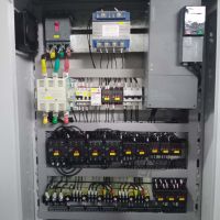 河南長垣起重機專用變頻電器柜圣斯起重電器