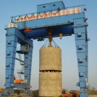 ?？谧皂斏T式起重機